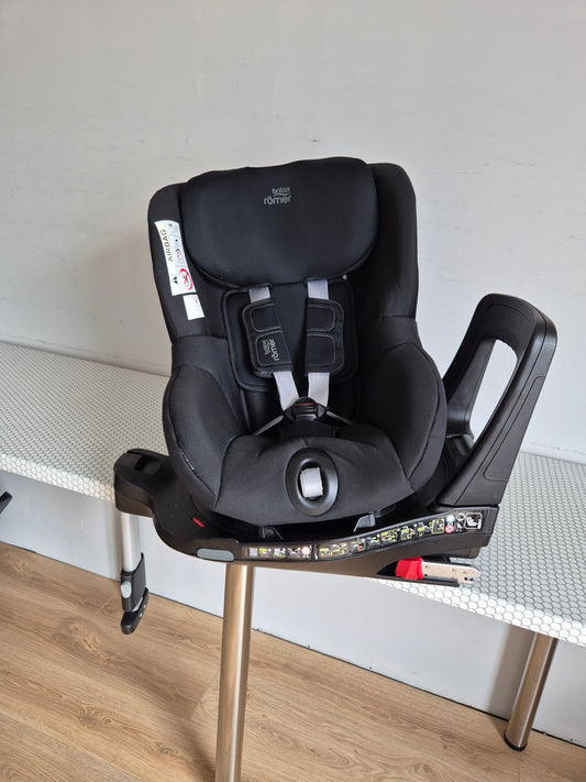 Britax Romer DualFix M i-Size 0-18kg.