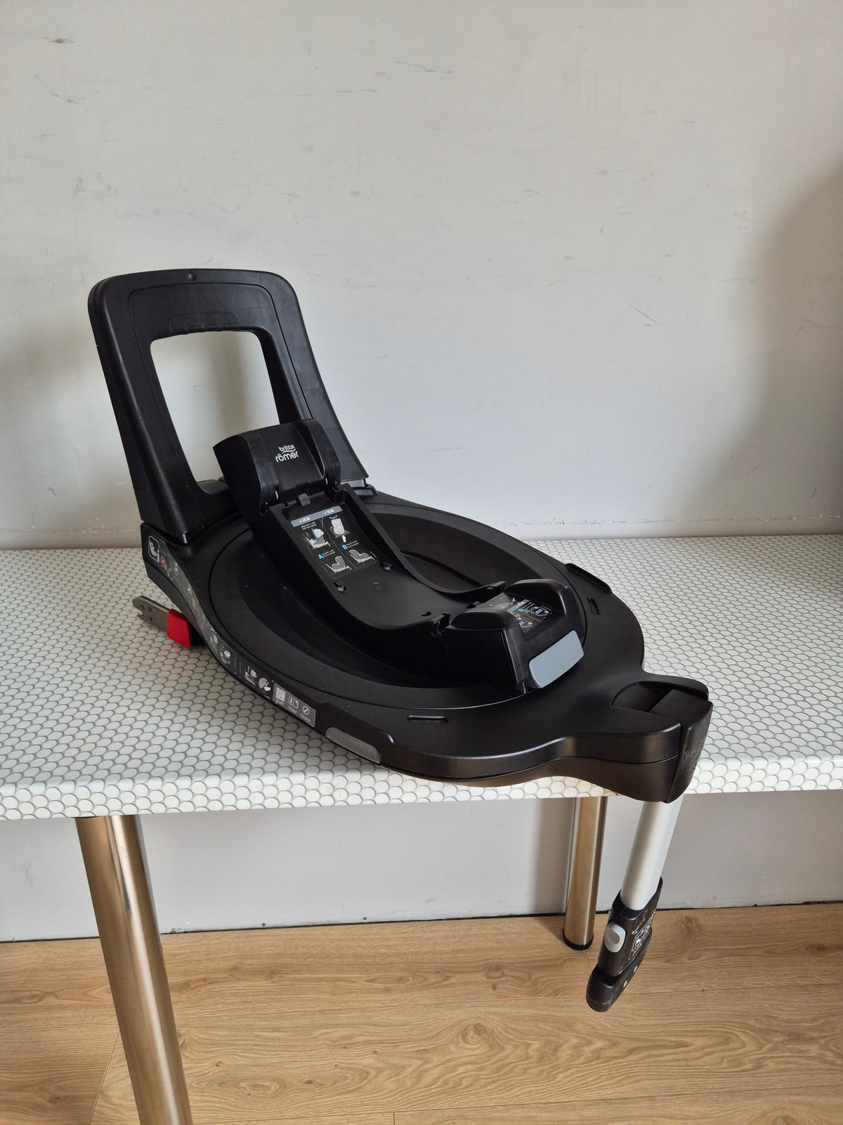 Britax Baby-Safe iSense 0-13kg. su Britax Flex Base iSense baze.