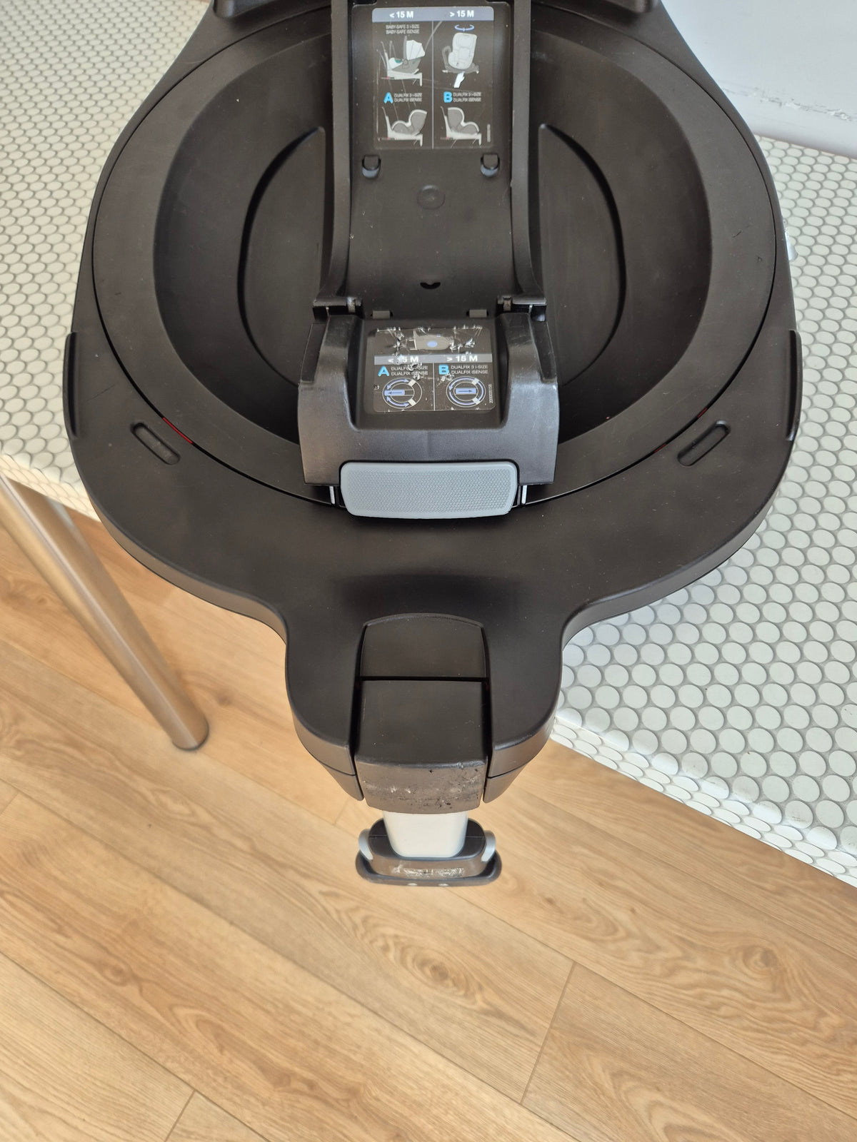 Britax Baby-Safe iSense 0-13kg. su Britax Flex Base iSense baze.