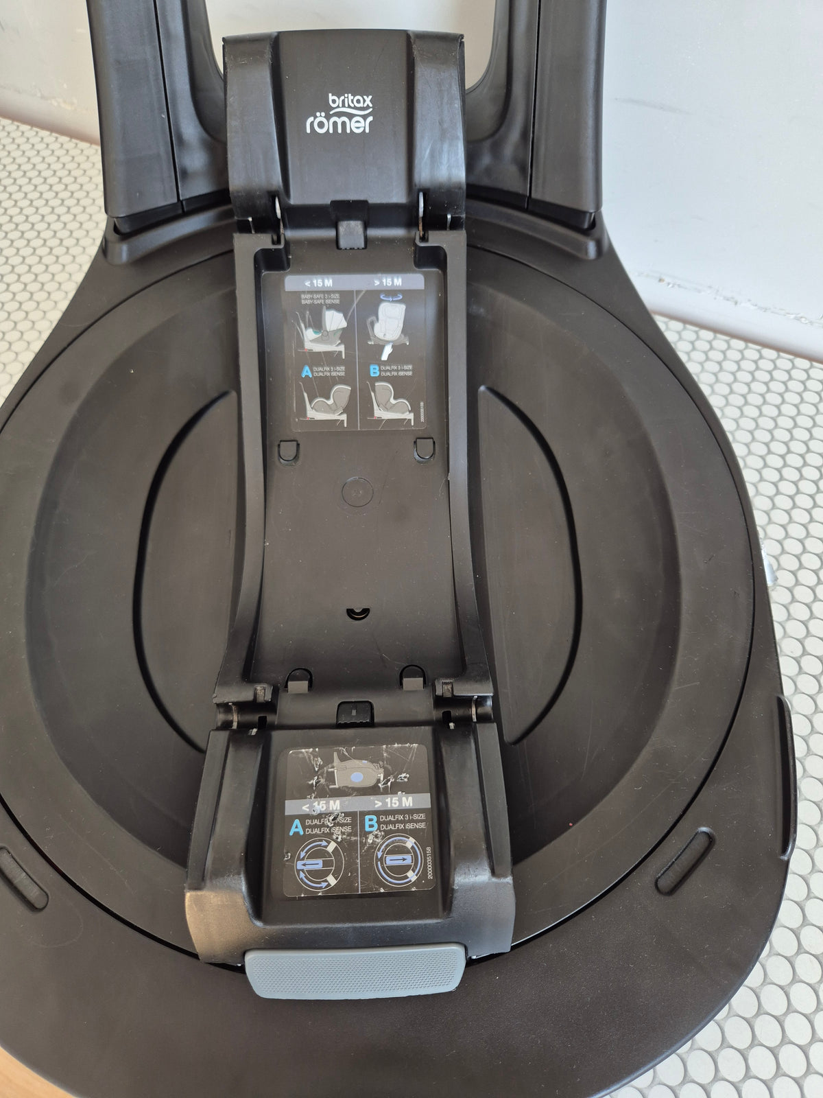 Britax Baby-Safe iSense 0-13kg. su Britax Flex Base iSense baze.