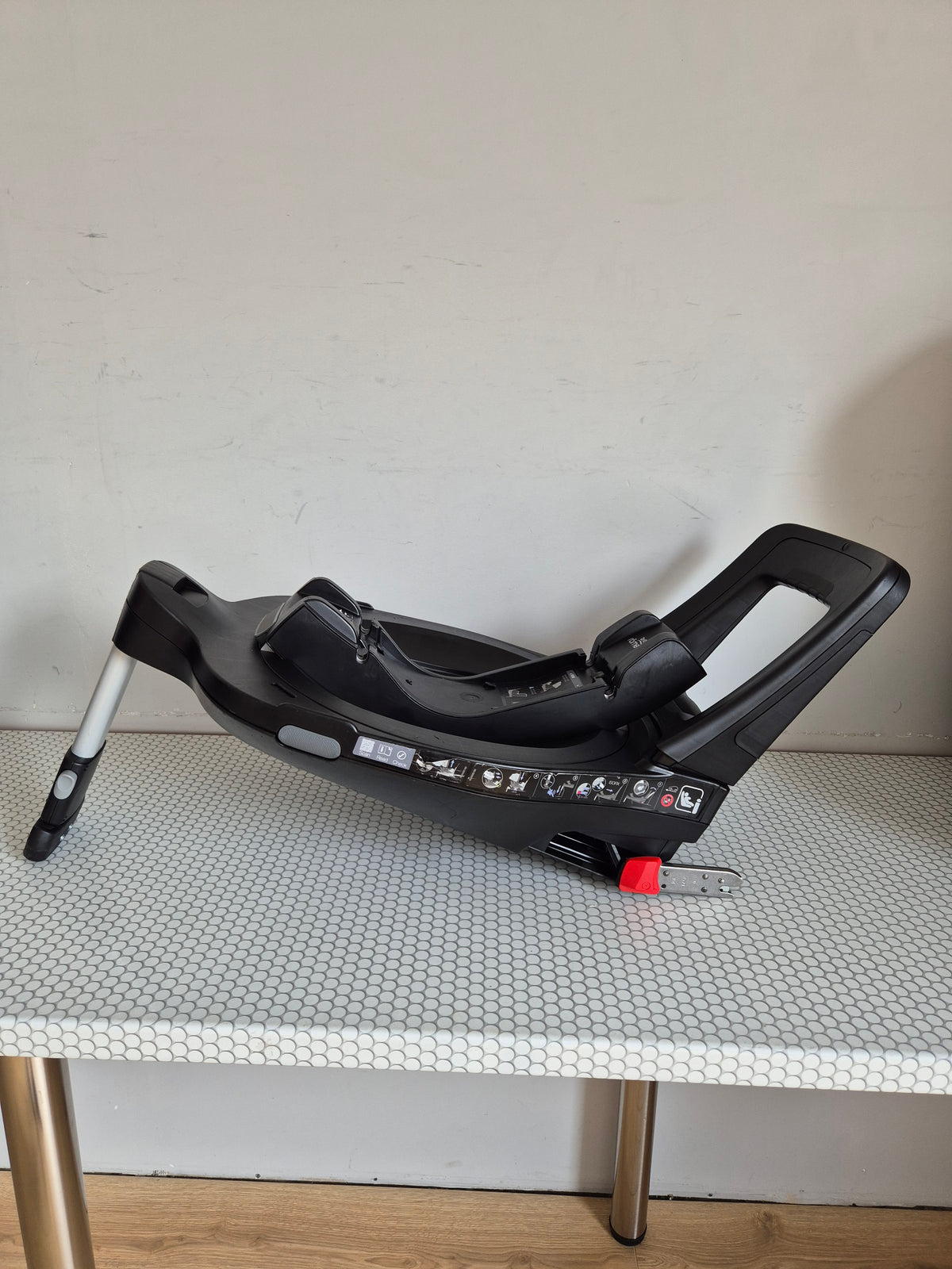 Britax Baby-Safe iSense 0-13kg. su Britax Flex Base iSense baze.