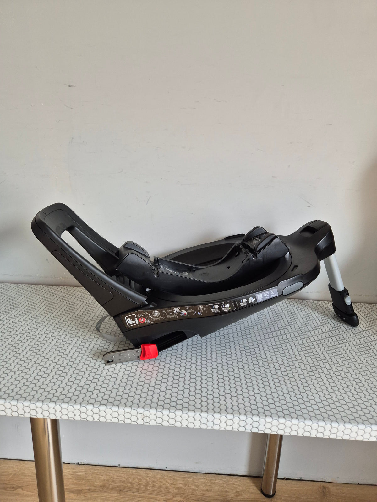 Britax Baby-Safe iSense 0-13kg. su Britax Flex Base iSense baze.