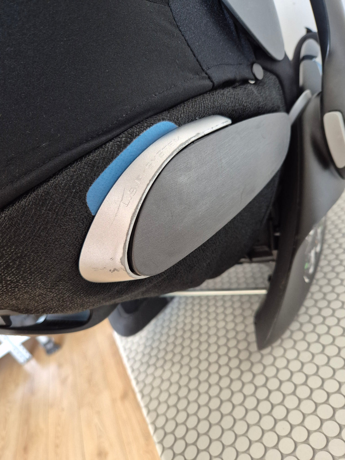 Cybex Cloud Z i-Size 0-13kg. su Cybex Base Z baze