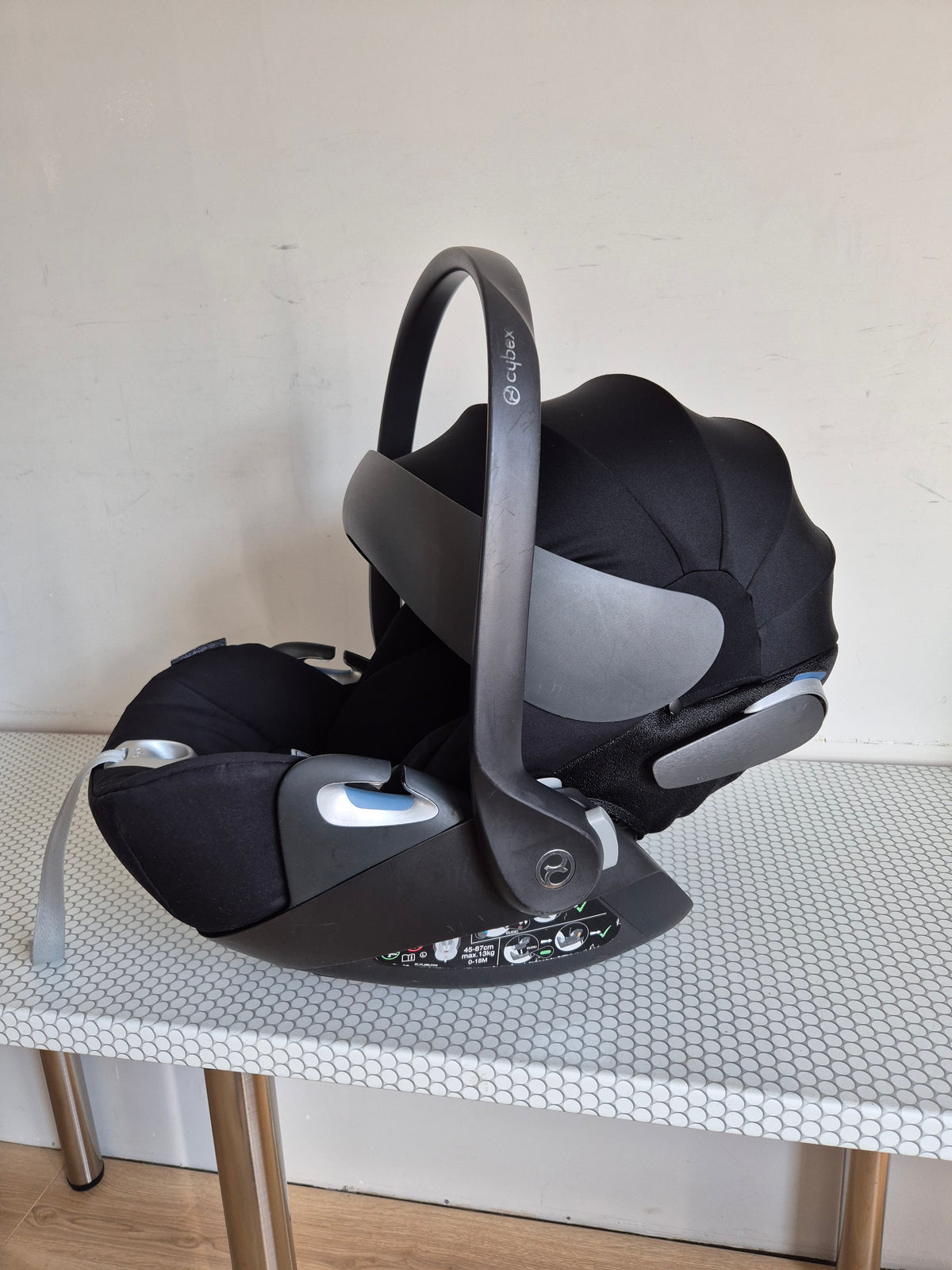 Cybex Cloud Z i-Size 0-13kg. su Cybex Base Z baze