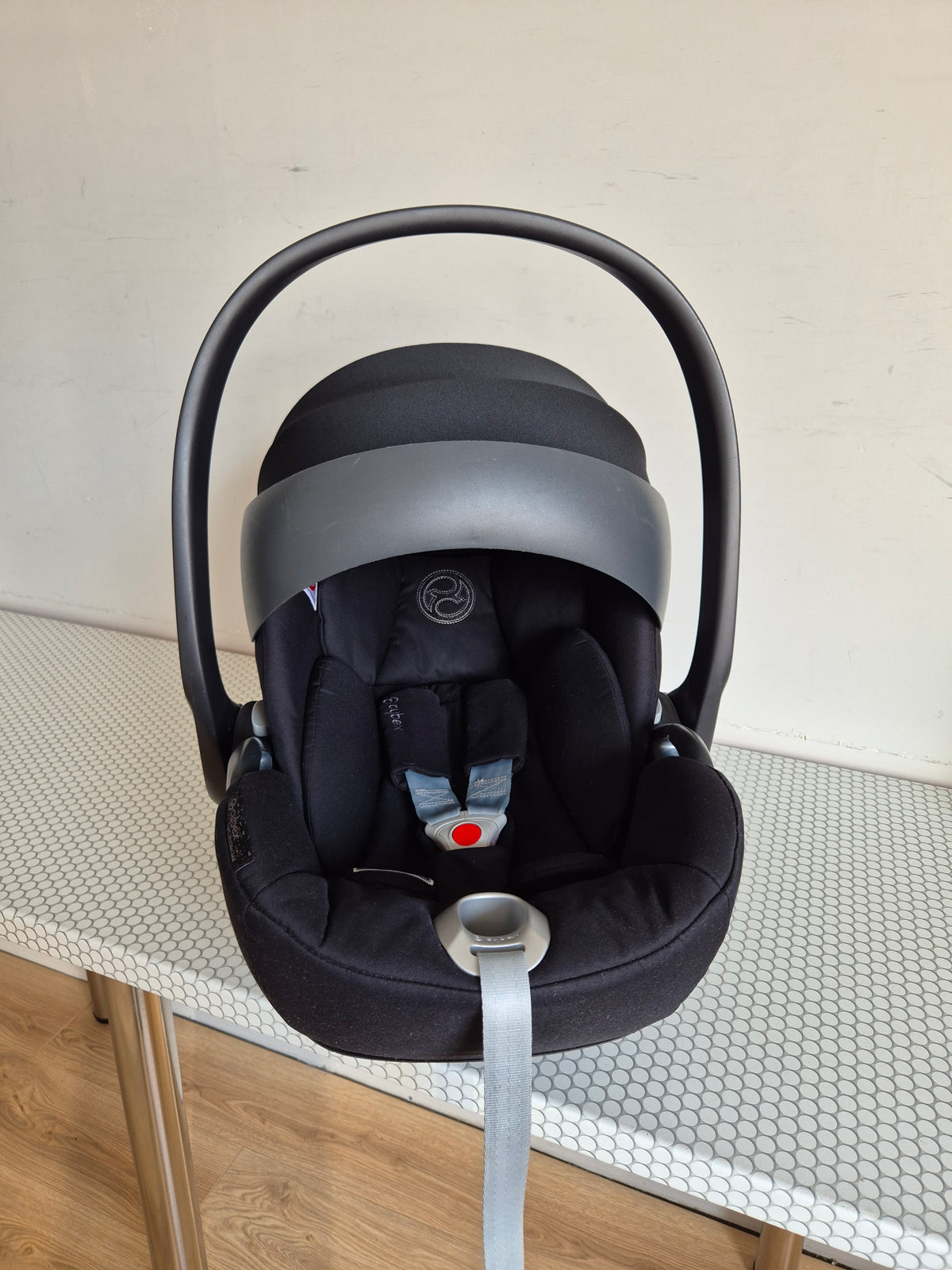 Cybex Cloud Z i-Size 0-13kg. su Cybex Base Z baze