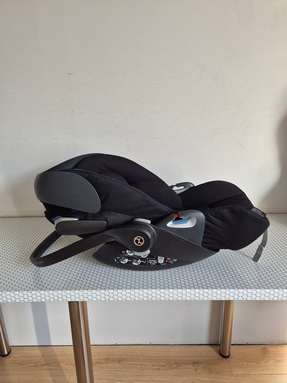 Cybex Cloud Z i-Size 0-13kg. su Cybex Base Z baze