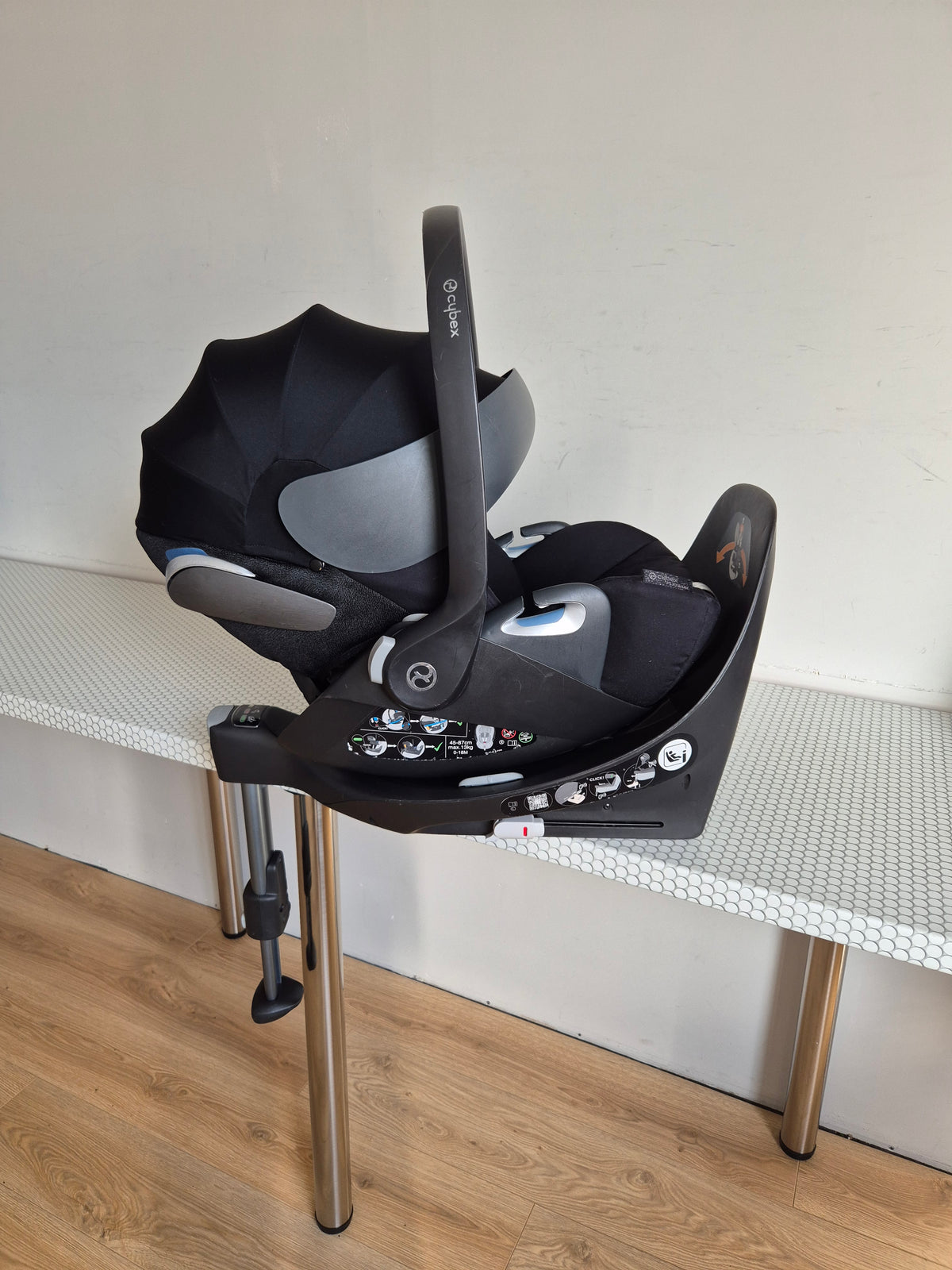 Cybex Cloud Z i-Size 0-13kg. su Cybex Base Z baze