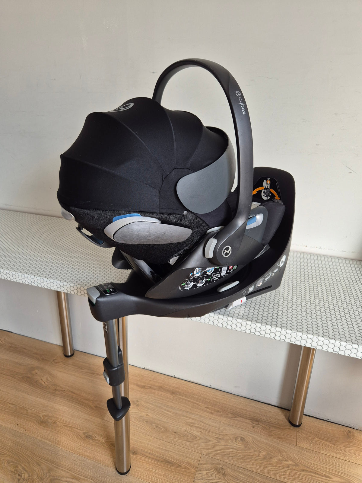 Cybex Cloud Z i-Size 0-13kg. su Cybex Base Z baze