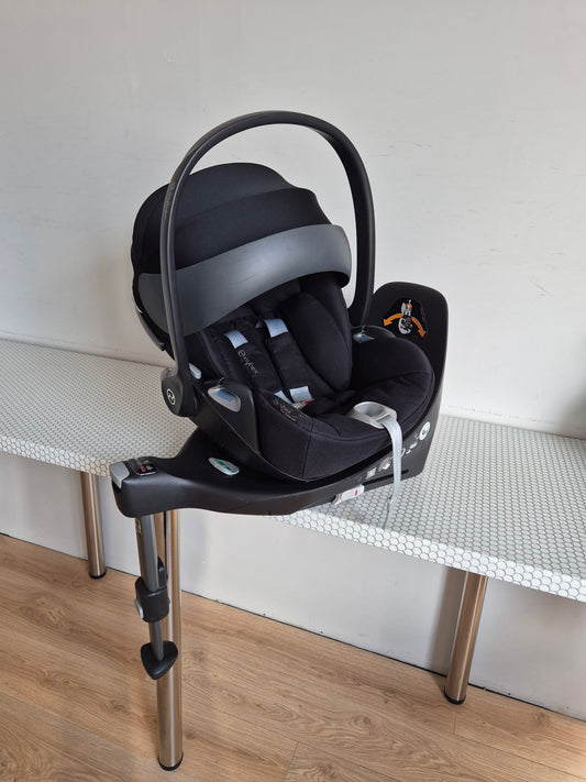 Cybex Cloud Z i-Size 0-13kg. su Cybex Base Z baze