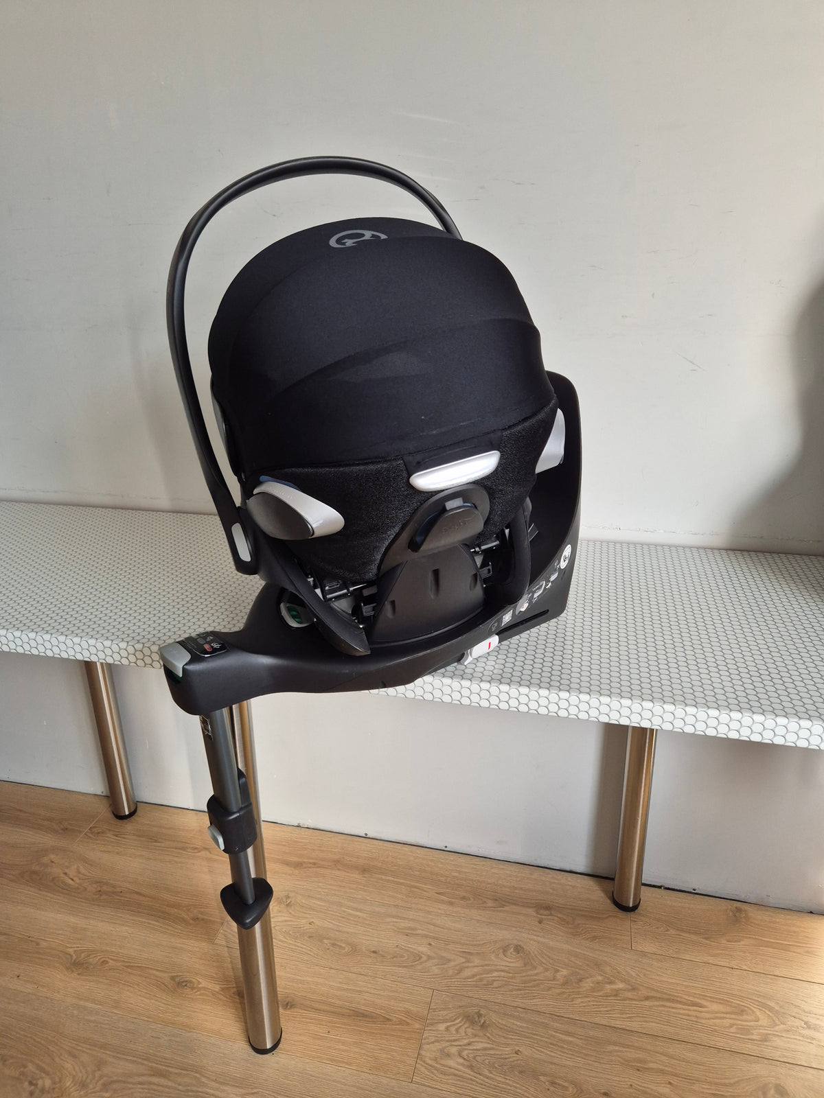 Cybex Cloud Z i-Size 0-13kg. su Cybex Base Z baze