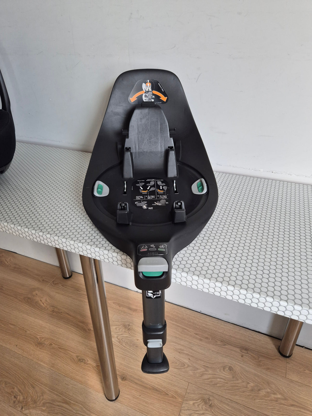 Cybex Cloud Z i-Size 0-13kg. su Cybex Base Z baze