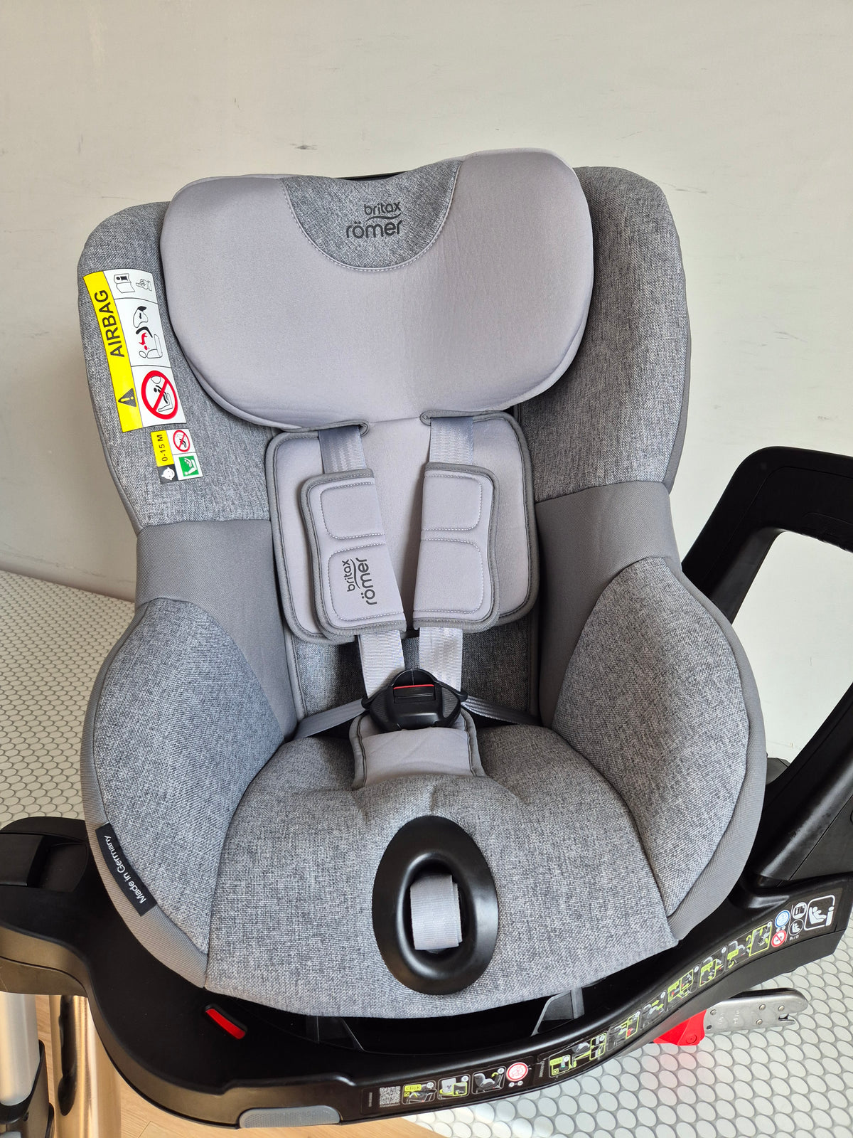 Britax Romer DualFix M i-Size 0-18kg.