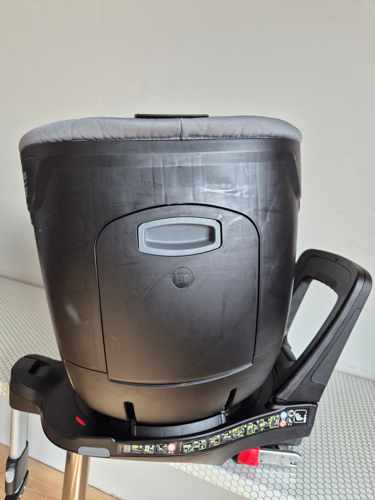 Britax Romer DualFix M i-Size 0-18kg.