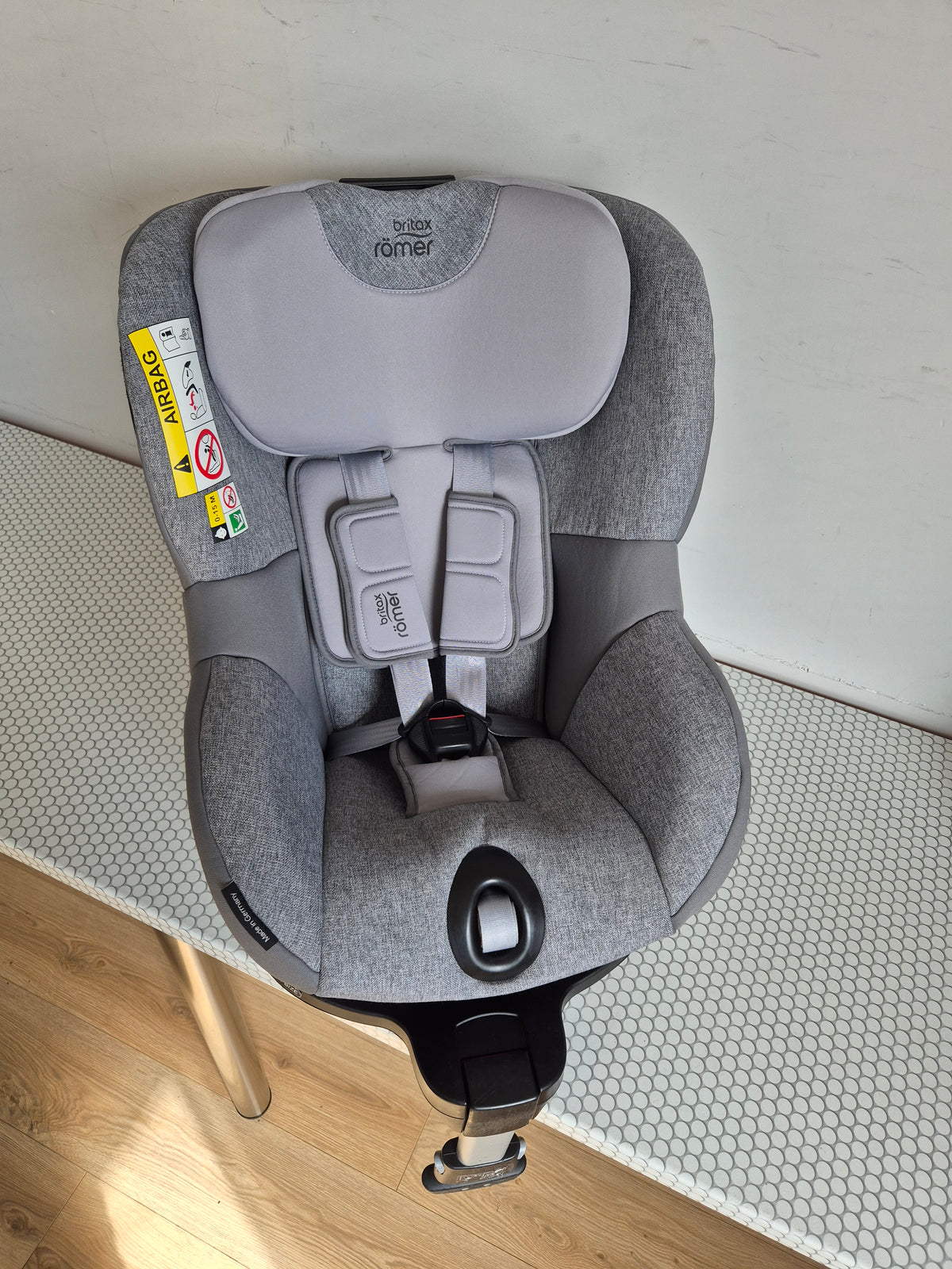 Britax Romer DualFix M i-Size 0-18kg.
