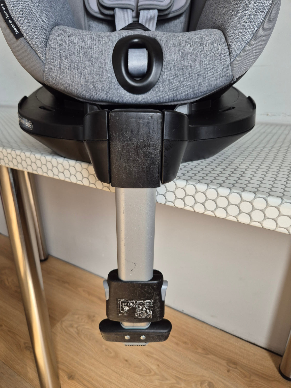 Britax Romer DualFix M i-Size 0-18kg.