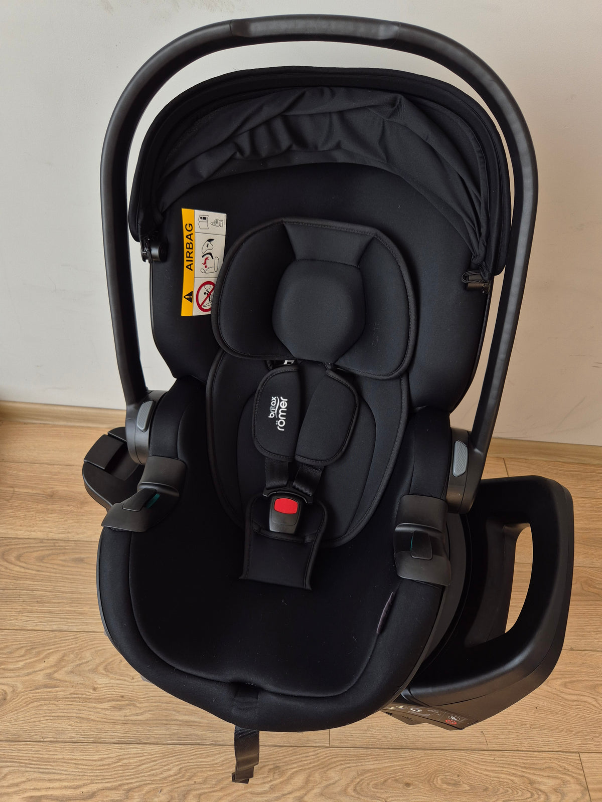 Britax Baby-Safe Pro 0-13kg. ir Vario Base 5Z bazė