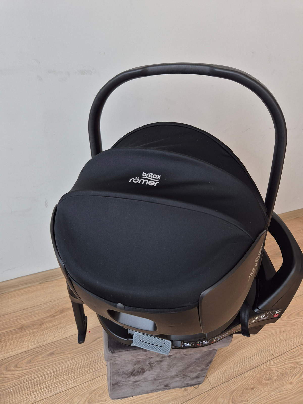 Britax Baby-Safe Pro 0-13kg. ir Vario Base 5Z bazė