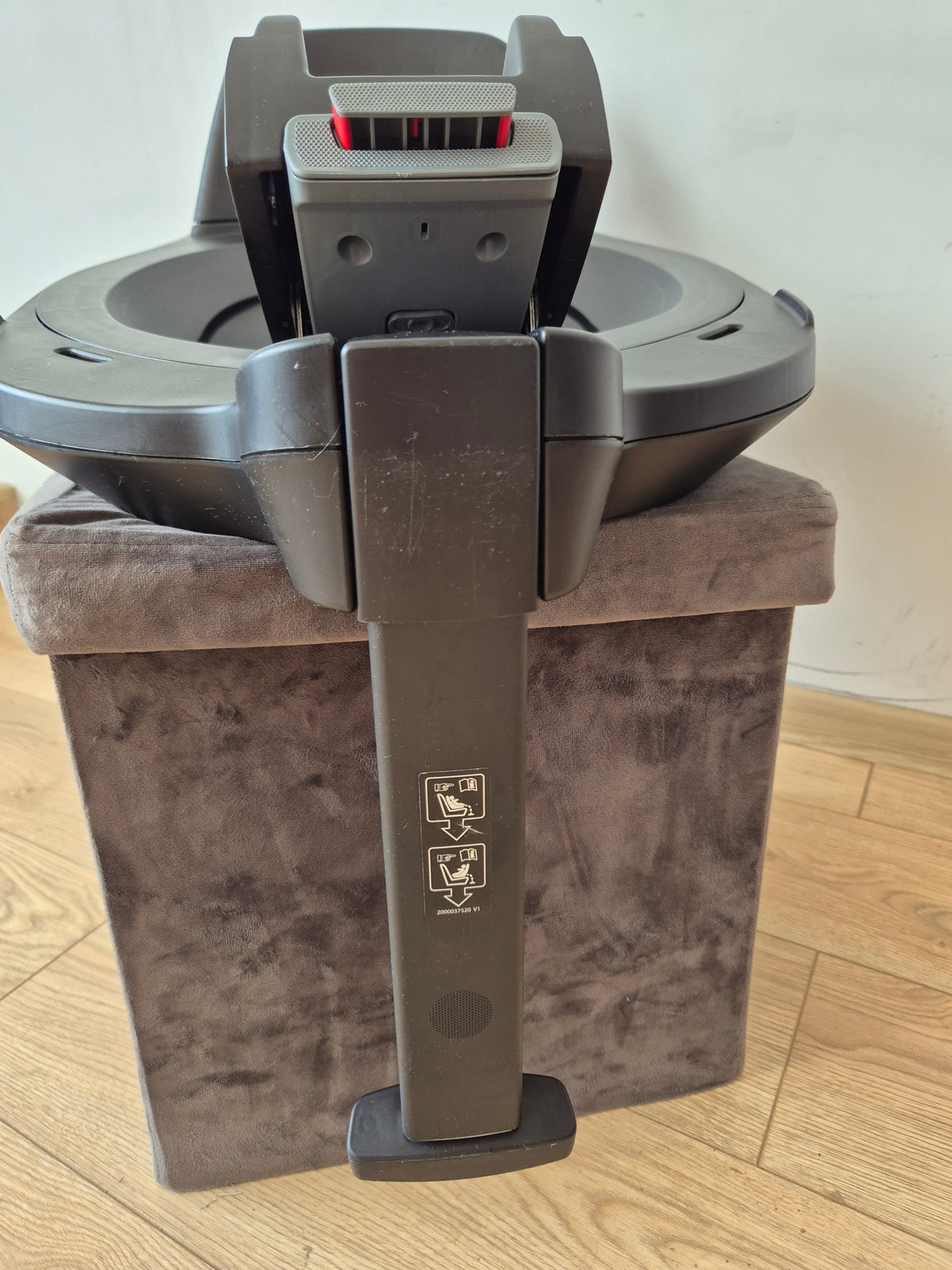 Britax Baby-Safe Pro 0-13kg. ir Vario Base 5Z bazė