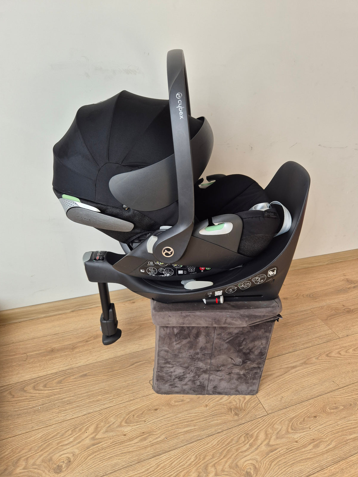 Cybex Cloud T i-Size 0-13kg. su Base T baze