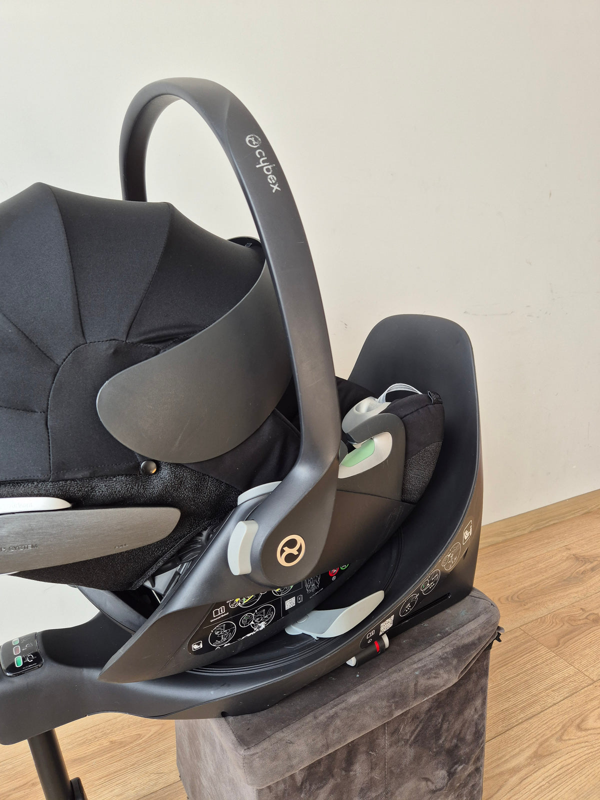 Cybex Cloud T i-Size 0-13kg. su Base T baze
