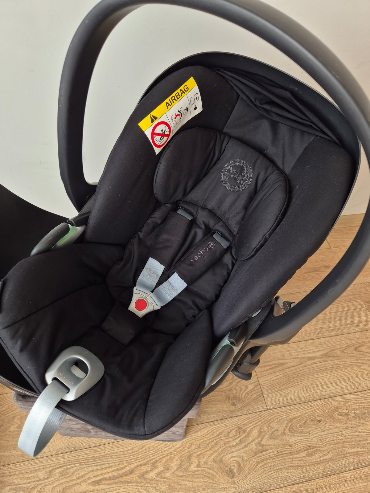 Cybex Cloud T i-Size 0-13kg. su Base T baze