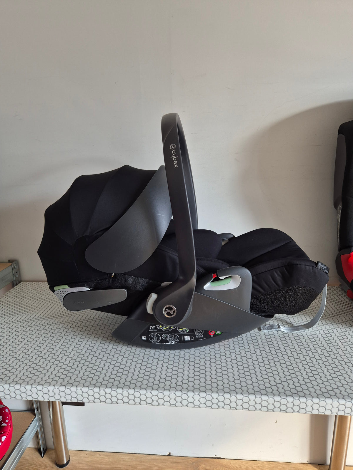 Cybex Cloud T i-Size 0-13kg. su Base T baze