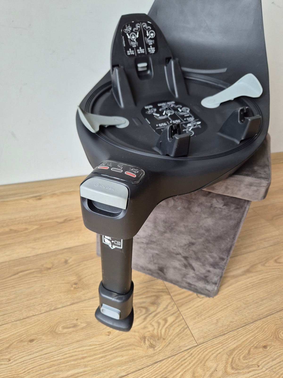 Cybex Cloud T i-Size 0-13kg. su Base T baze