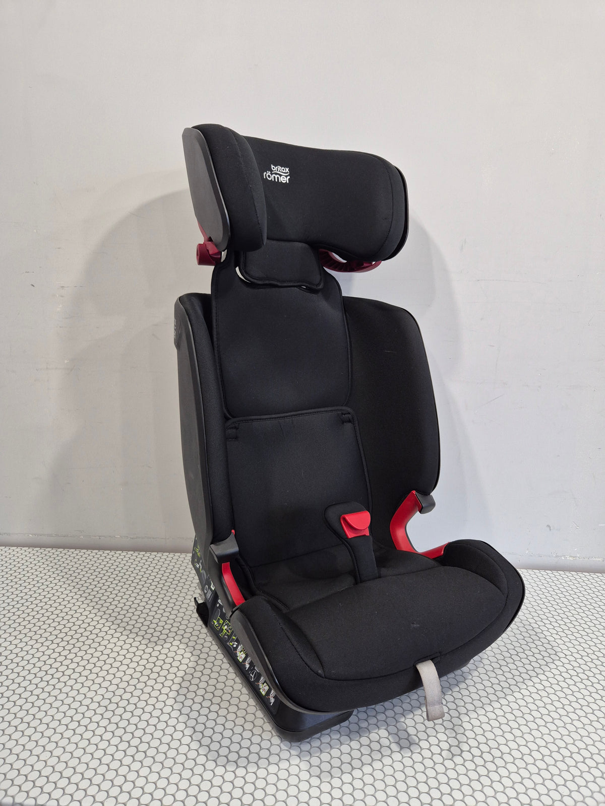 Britax Romer Advasafix IV M 9-36kg.