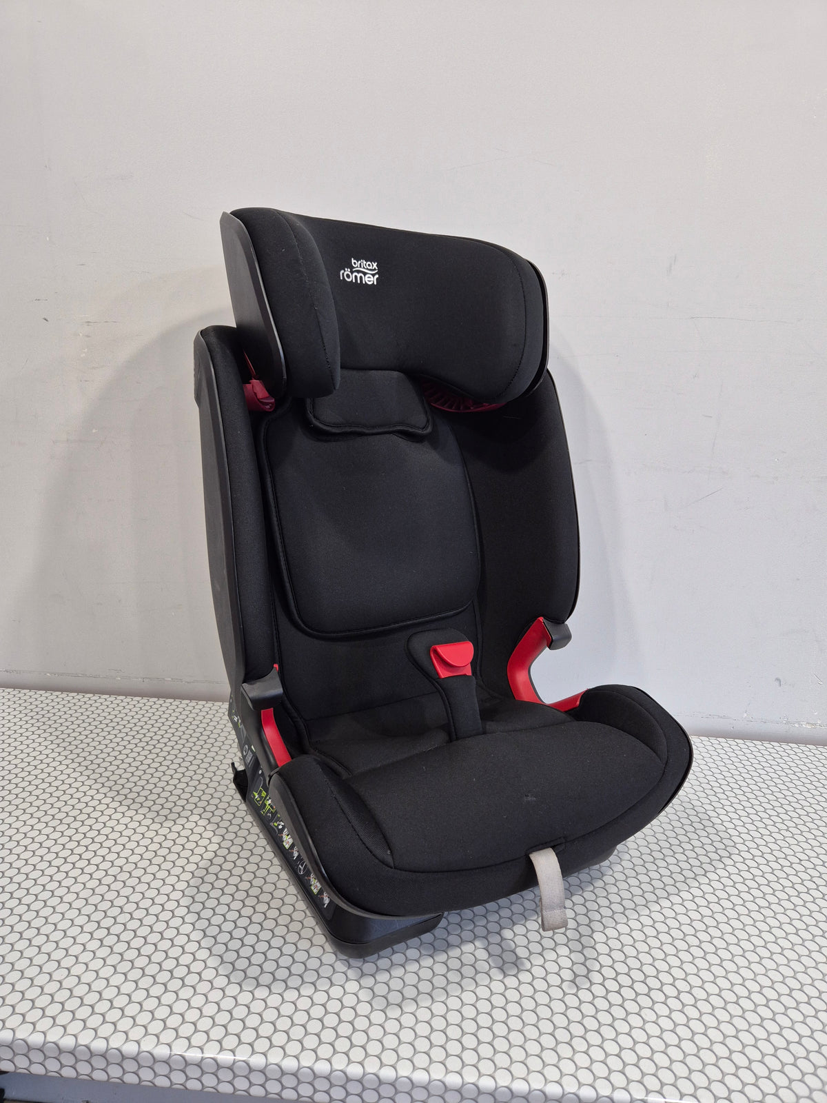 Britax Romer Advasafix IV M 9-36kg.