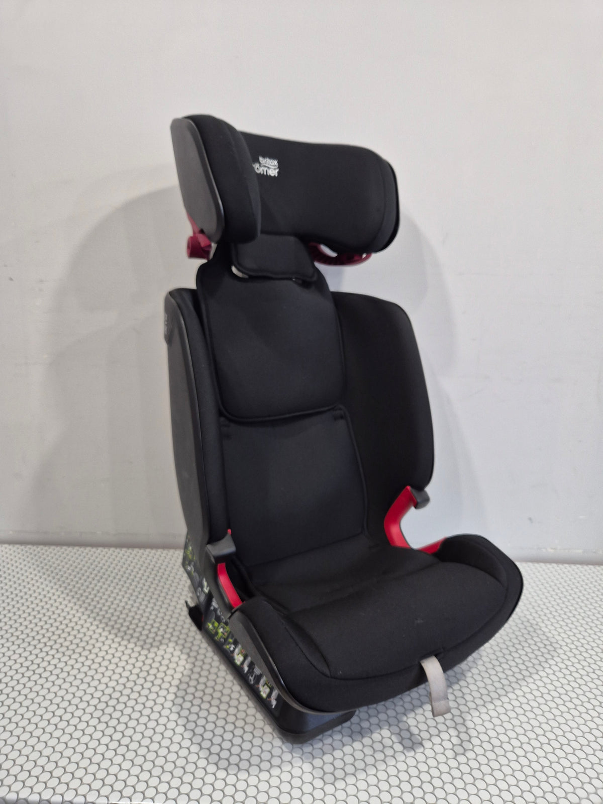 Britax Romer Advasafix IV M 9-36kg.