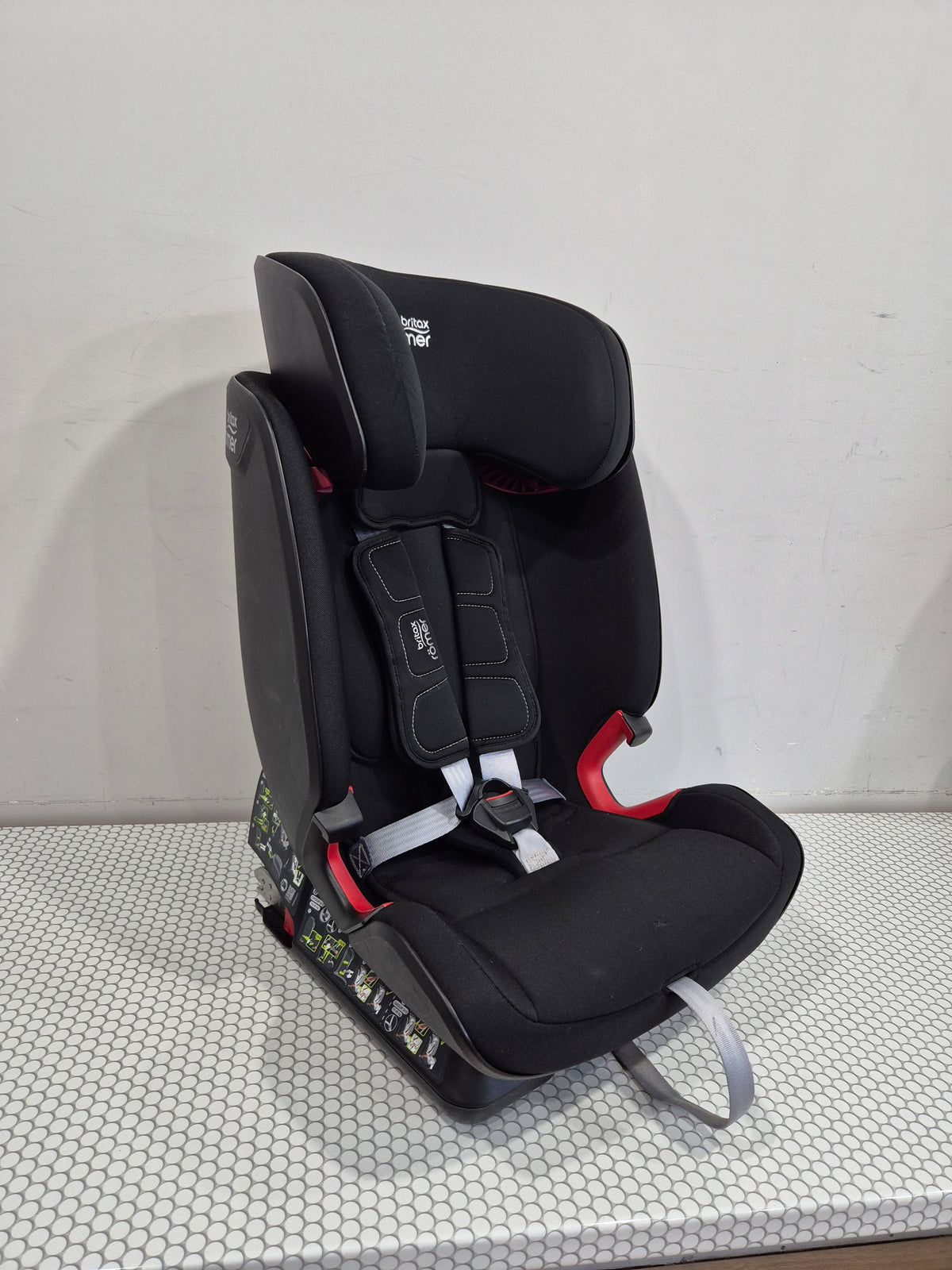 Britax Romer Advasafix IV M 9-36kg.
