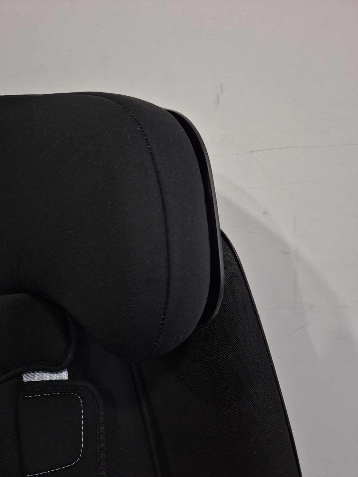 Britax Romer Advasafix IV M 9-36kg.