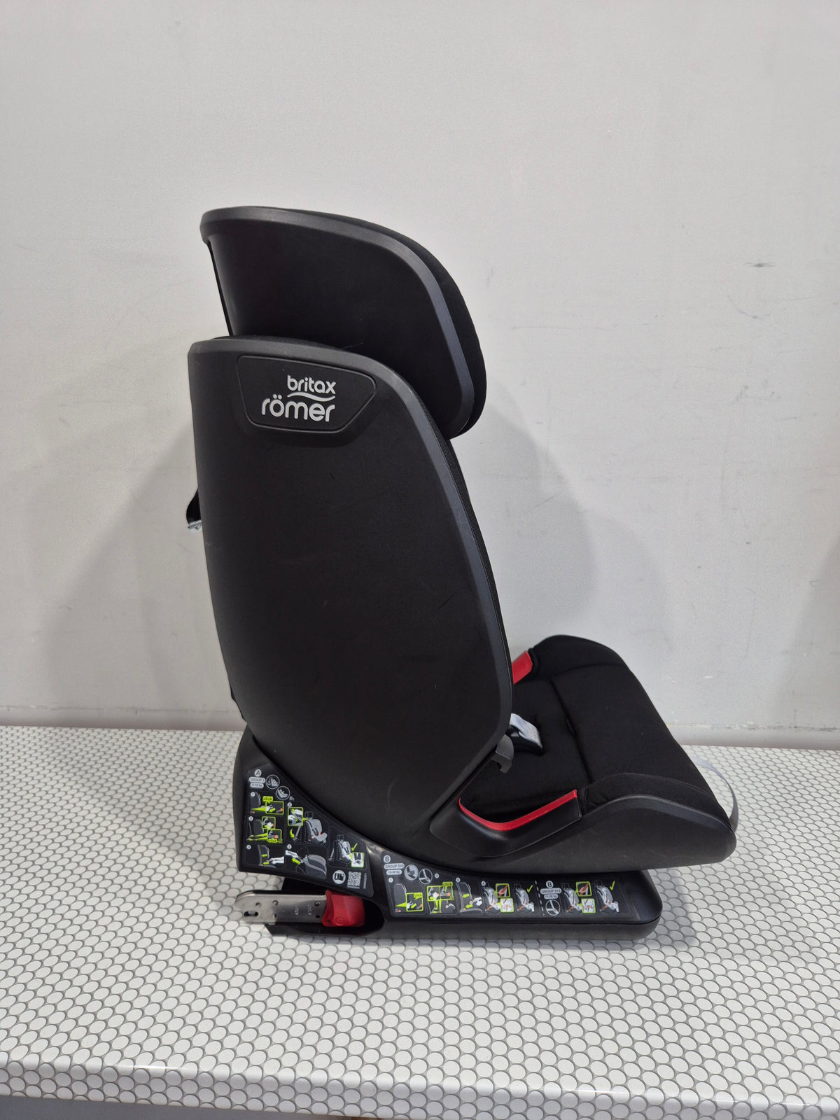 Britax Romer Advasafix IV M 9-36kg.