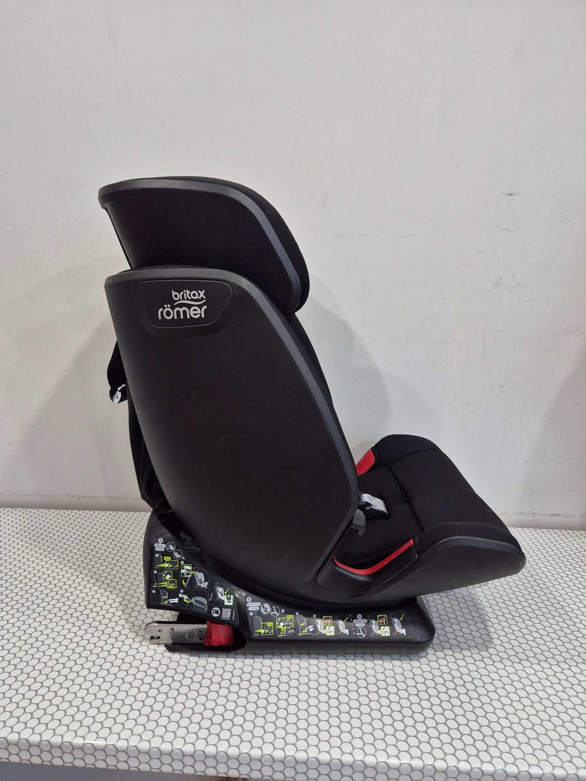Britax Romer Advasafix IV M 9-36kg.