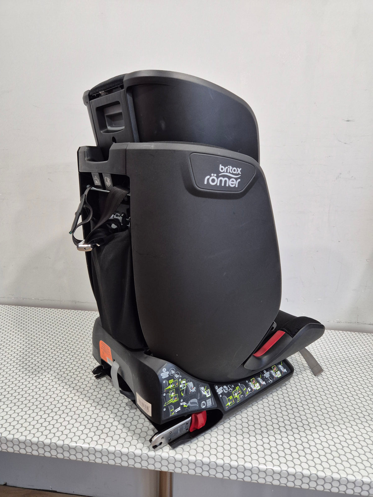 Britax Romer Advasafix IV M 9-36kg.