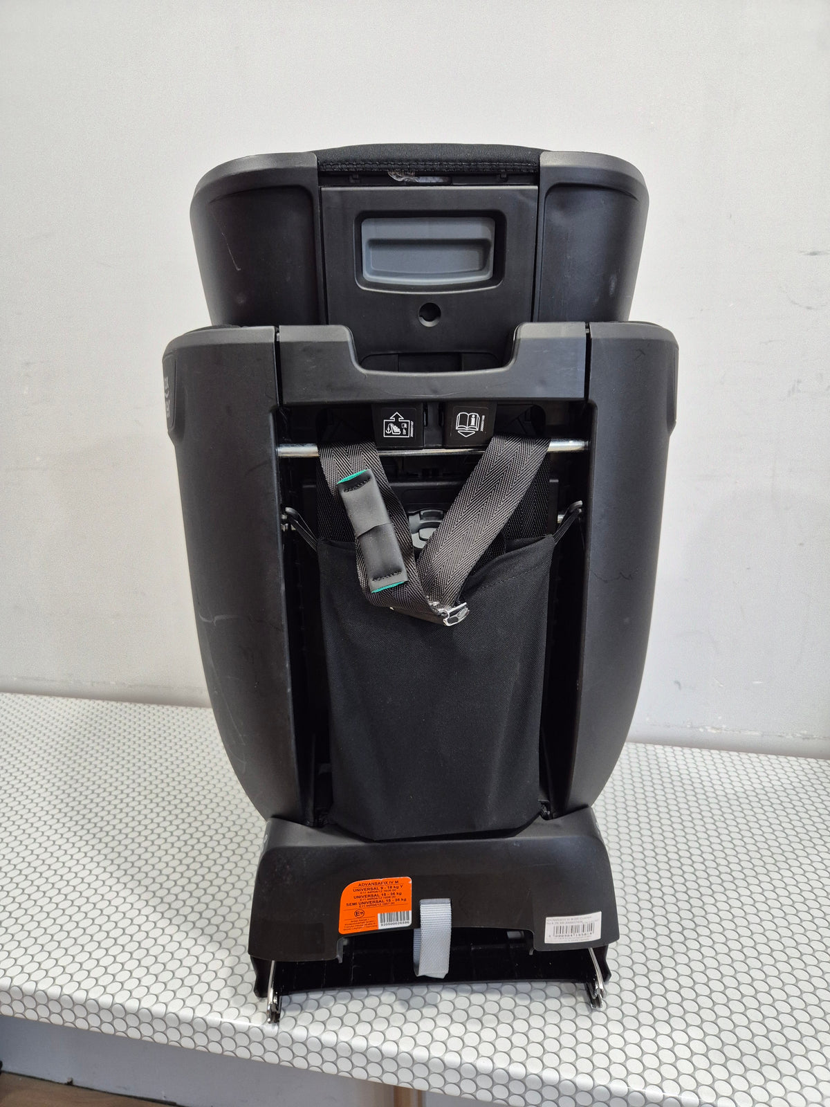 Britax Romer Advasafix IV M 9-36kg.
