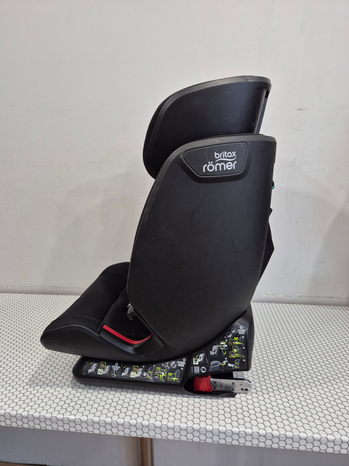Britax Romer Advasafix IV M 9-36kg.