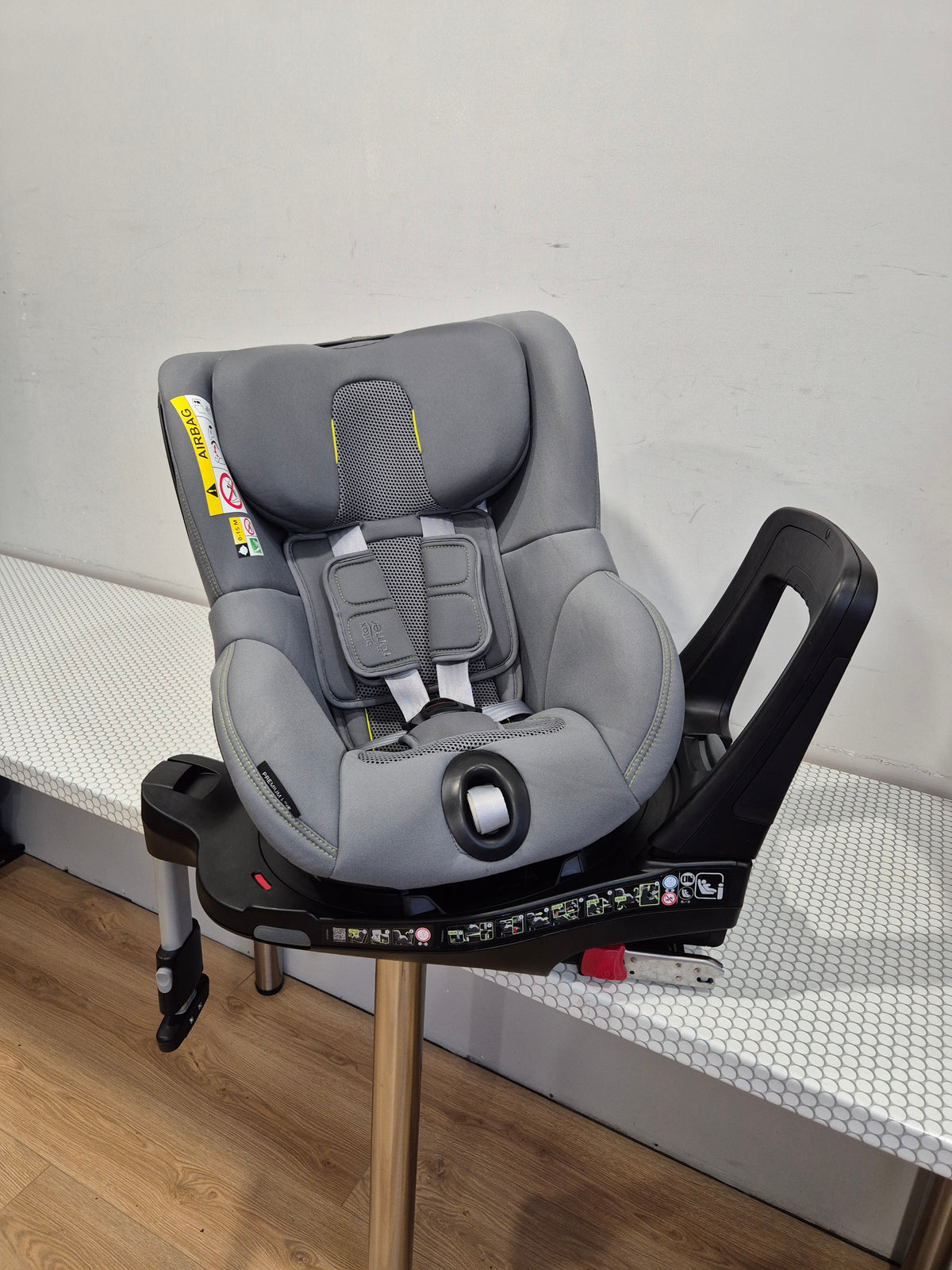 Britax Romer DualFix M i-Size 0-18kg.