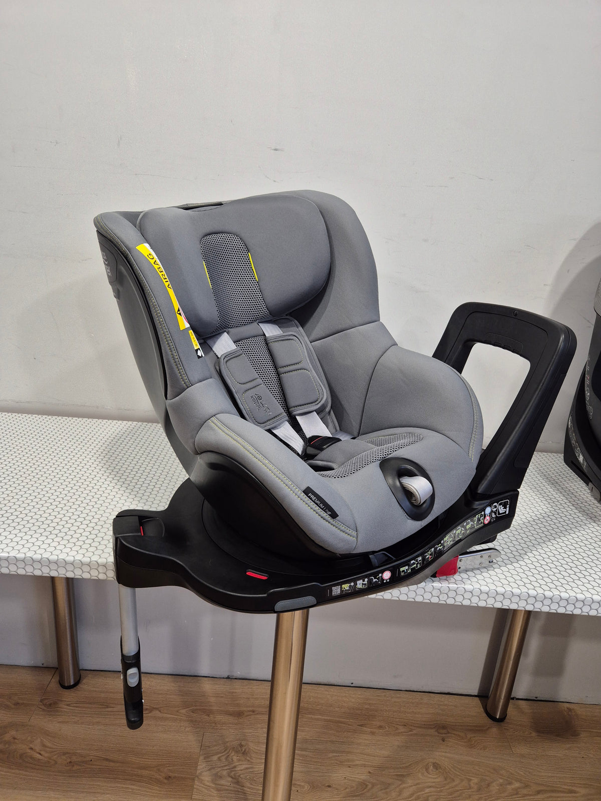 Britax Romer DualFix M i-Size 0-18kg.