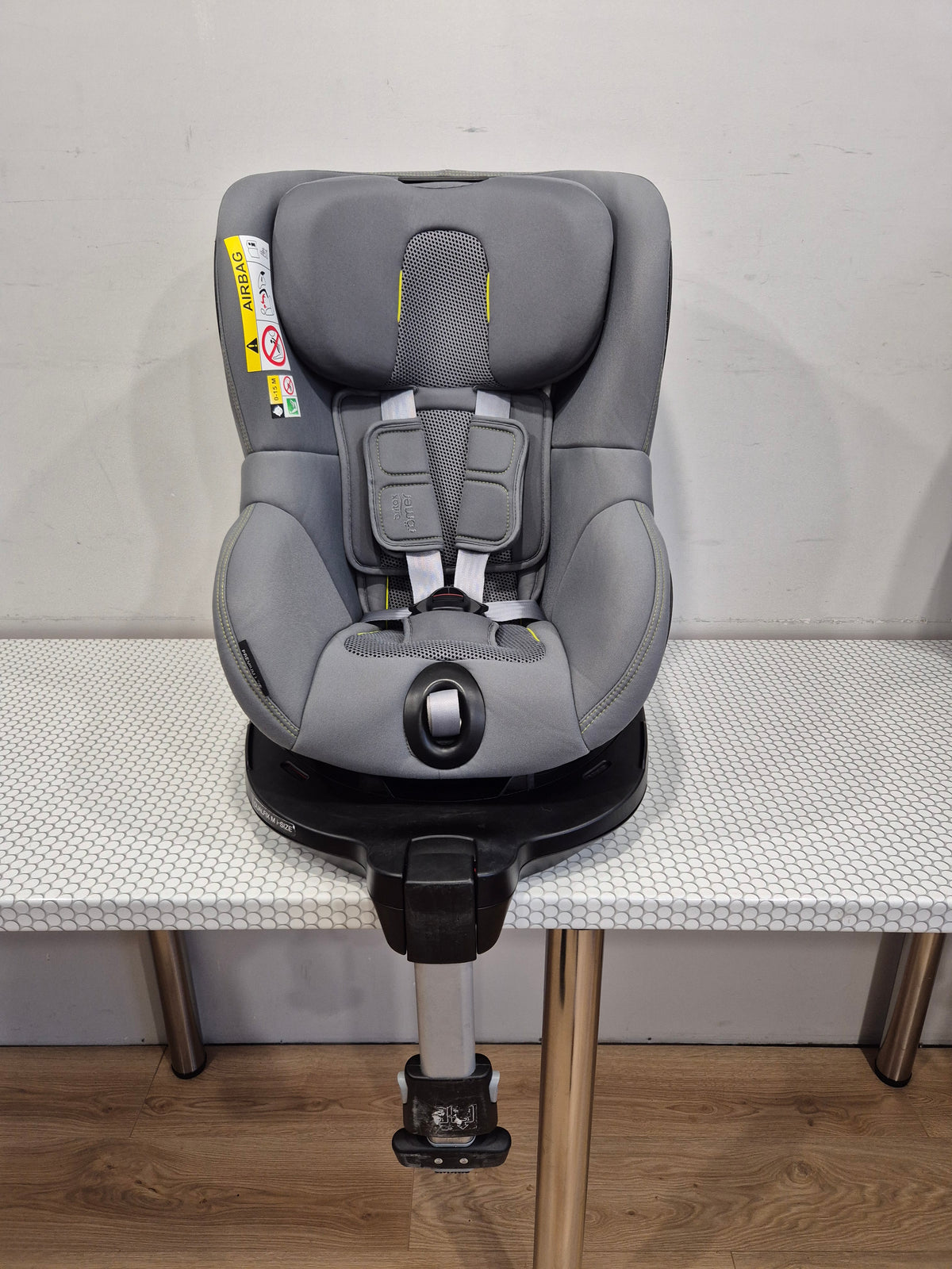Britax Romer DualFix M i-Size 0-18kg.