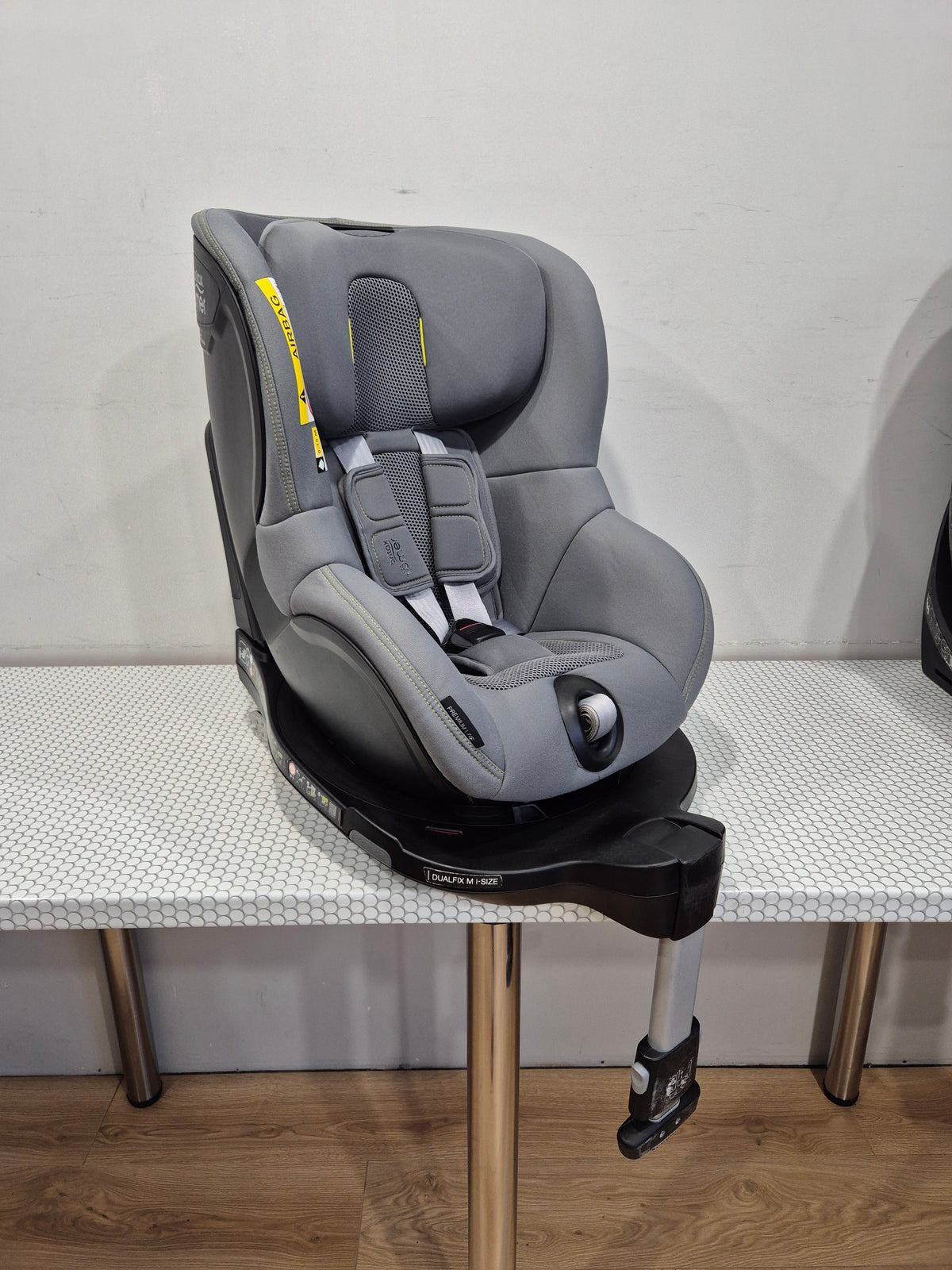 Britax Romer DualFix M i-Size 0-18kg.