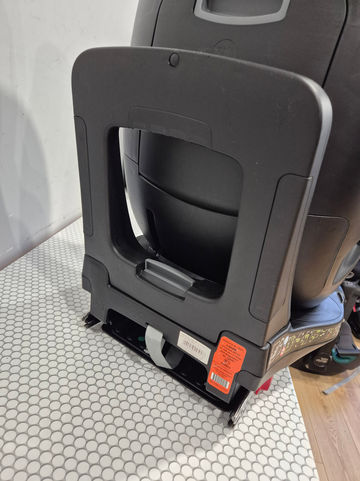 Britax Romer DualFix M i-Size 0-18kg.